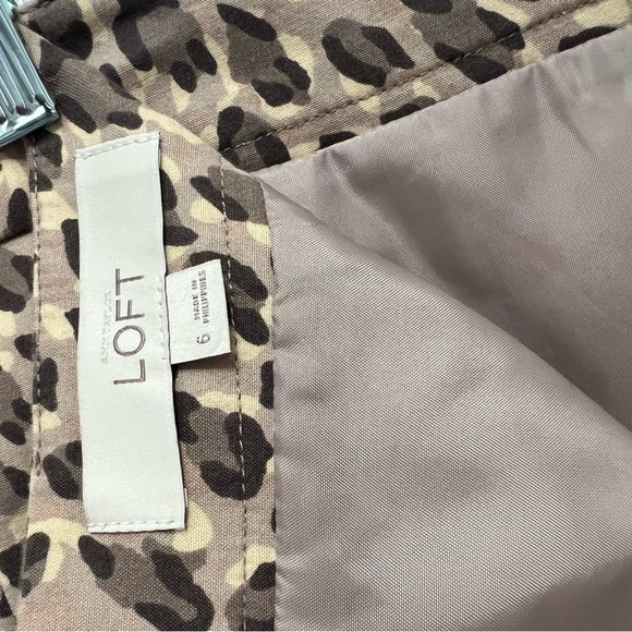 Loft Animal Leopard print pencil skirt. NWOT size 6. Shades of Brown & Tan. - Picture 6 of 10